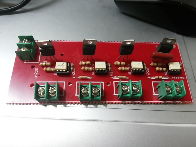 โซลิดสเตตรีเลย์ 4 ช่อง(TRIAC) ใช้แทน relay ไม่มีหน้าสัมผัส ใช้ได้นานกว่า